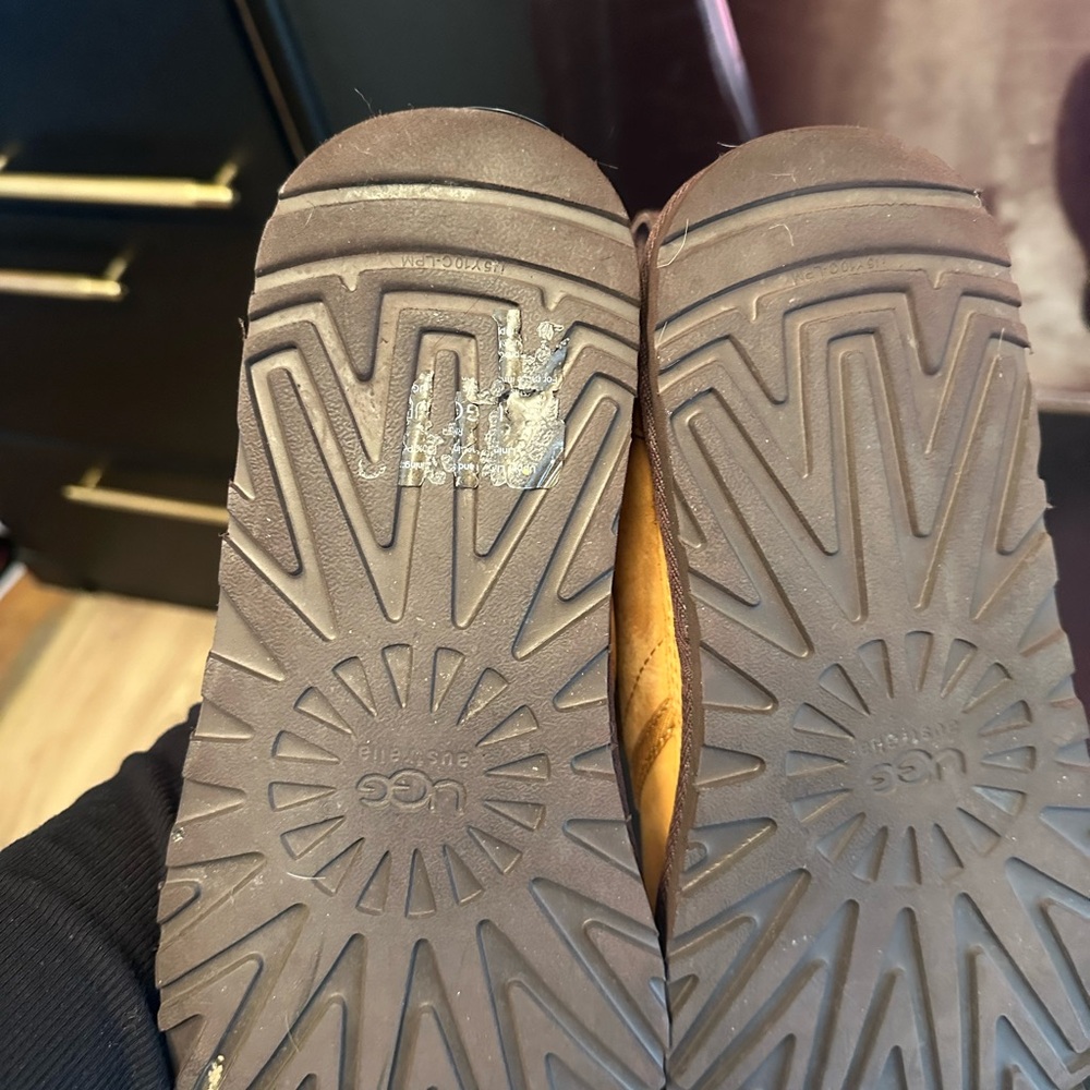 UGG Women’s Brown Chukka Boots - Picture 4 of 4